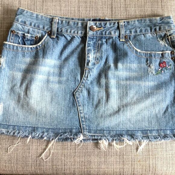 Aeropastale 7/8 Denim Mini Skirt - Picture 1 of 3